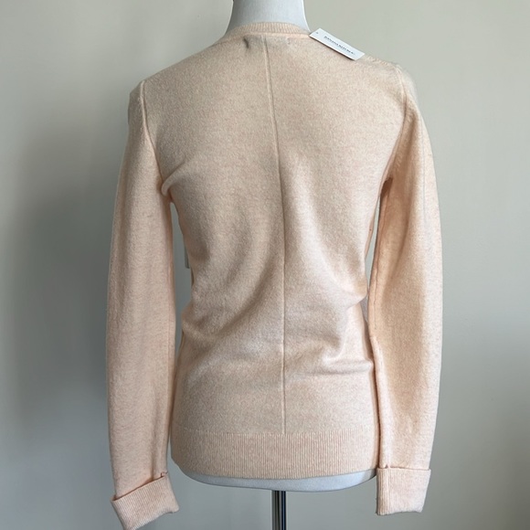 Banana republic new with tags, sweater, size small - Picture 3 of 6